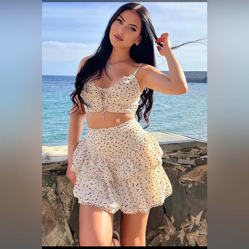 No dull moment skirt set from Fashion Nova 🛍️